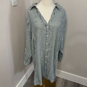 Club Z Collection Button Front Tunic Shirt Women’s M blue and gold Stripe‎ 1X